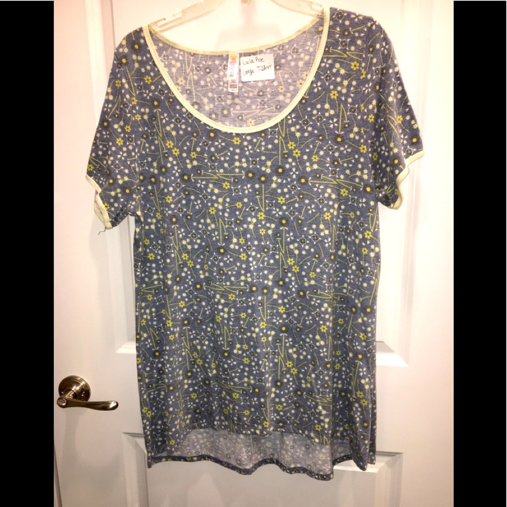 LulaRoe Tshirt - large